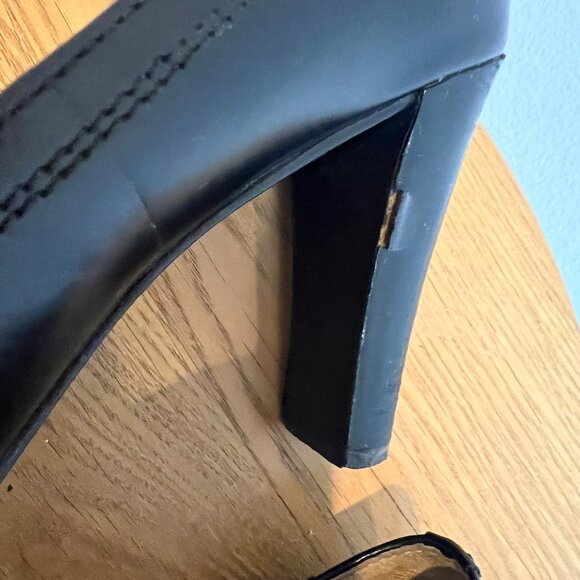 Michael Kors Round Toe Black Leather Pumps Size 7 - Picture 6 of 9